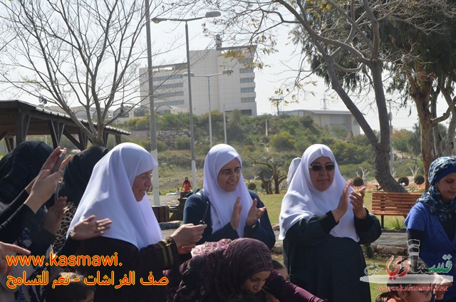 فيديو: صف الفراشات يطير كالفراشات في احضان منتزه عبد الكريم قاسم 